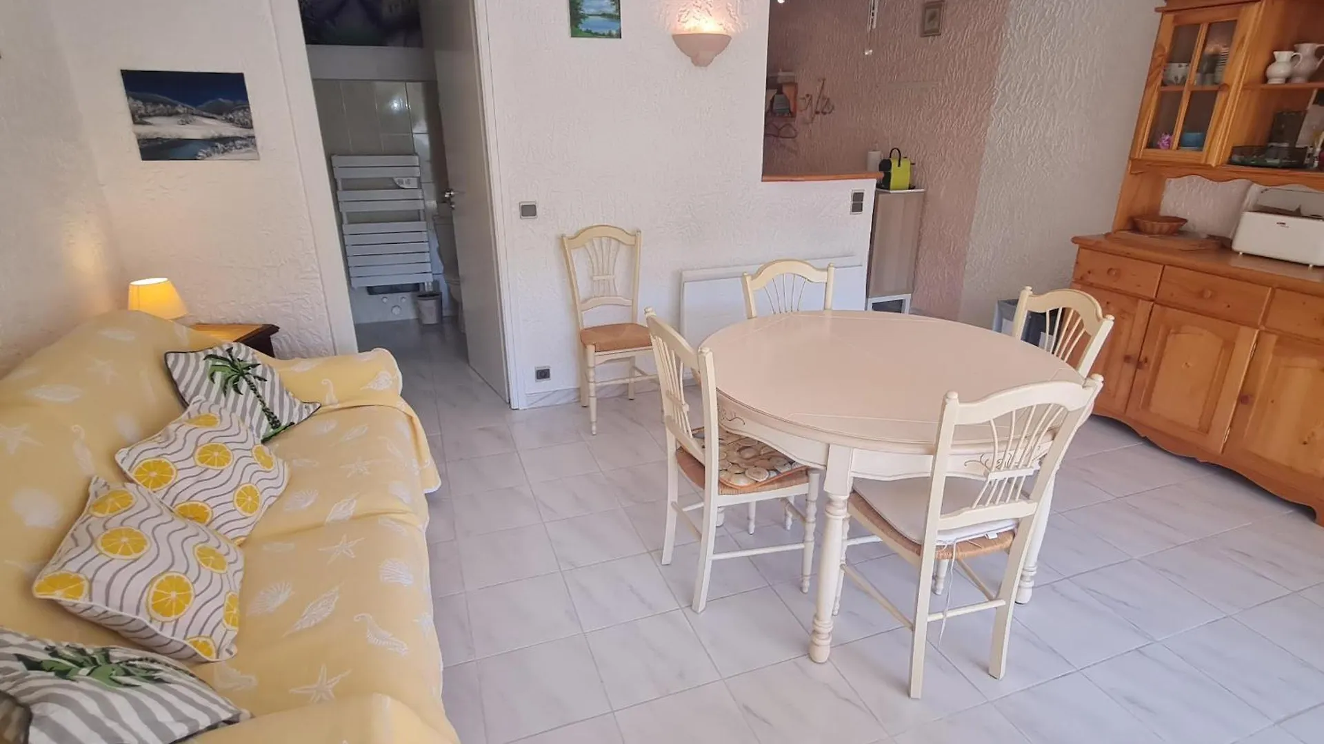 Sublime 2 Pieces Avec Clim, Terrasse, Piscine Et Parking Prive, Proche Plages Et Commerces A Sainte-Maxime - Fr-1-780-20 França