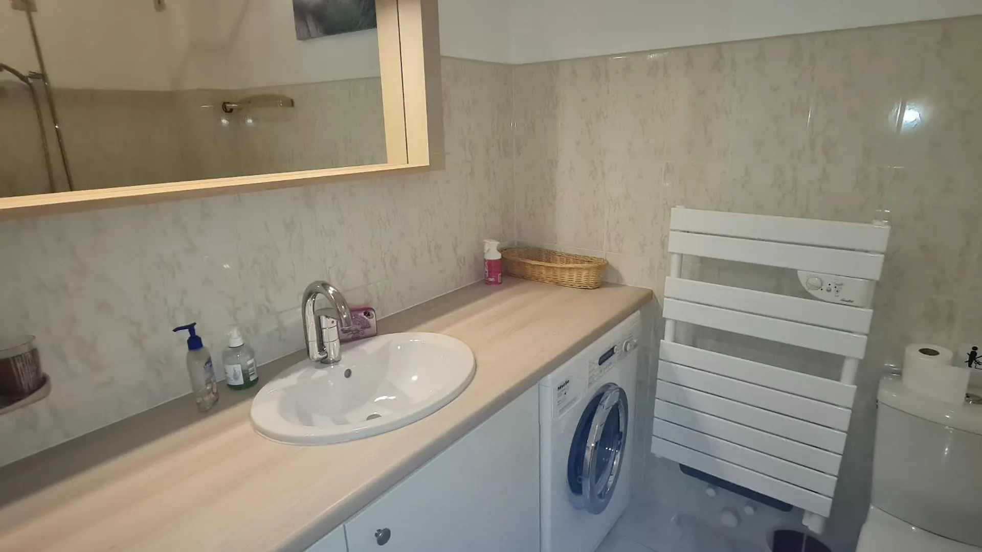 Sublime 2 Pieces Avec Clim, Terrasse, Piscine Et Parking Prive, Proche Plages Et Commerces A Sainte-Maxime - Fr-1-780-20 Apartamento